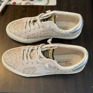 Vintage Havana sneakers.